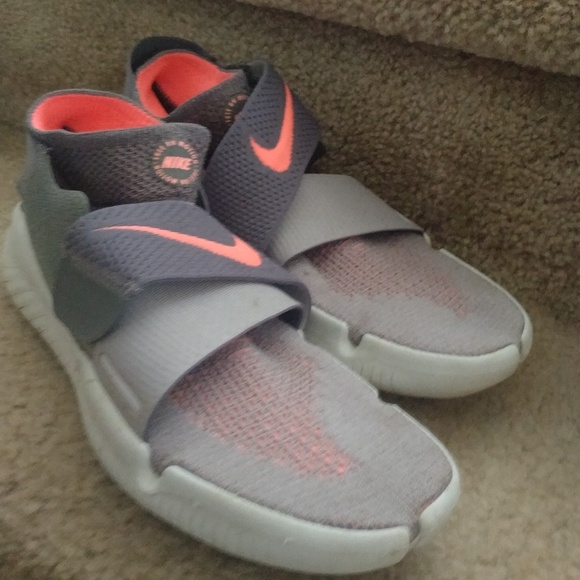 Worn 1X • Nike • Womens 2018 FK free run motion Velcro knit sneakers shoes 11 - Picture 3 of 7